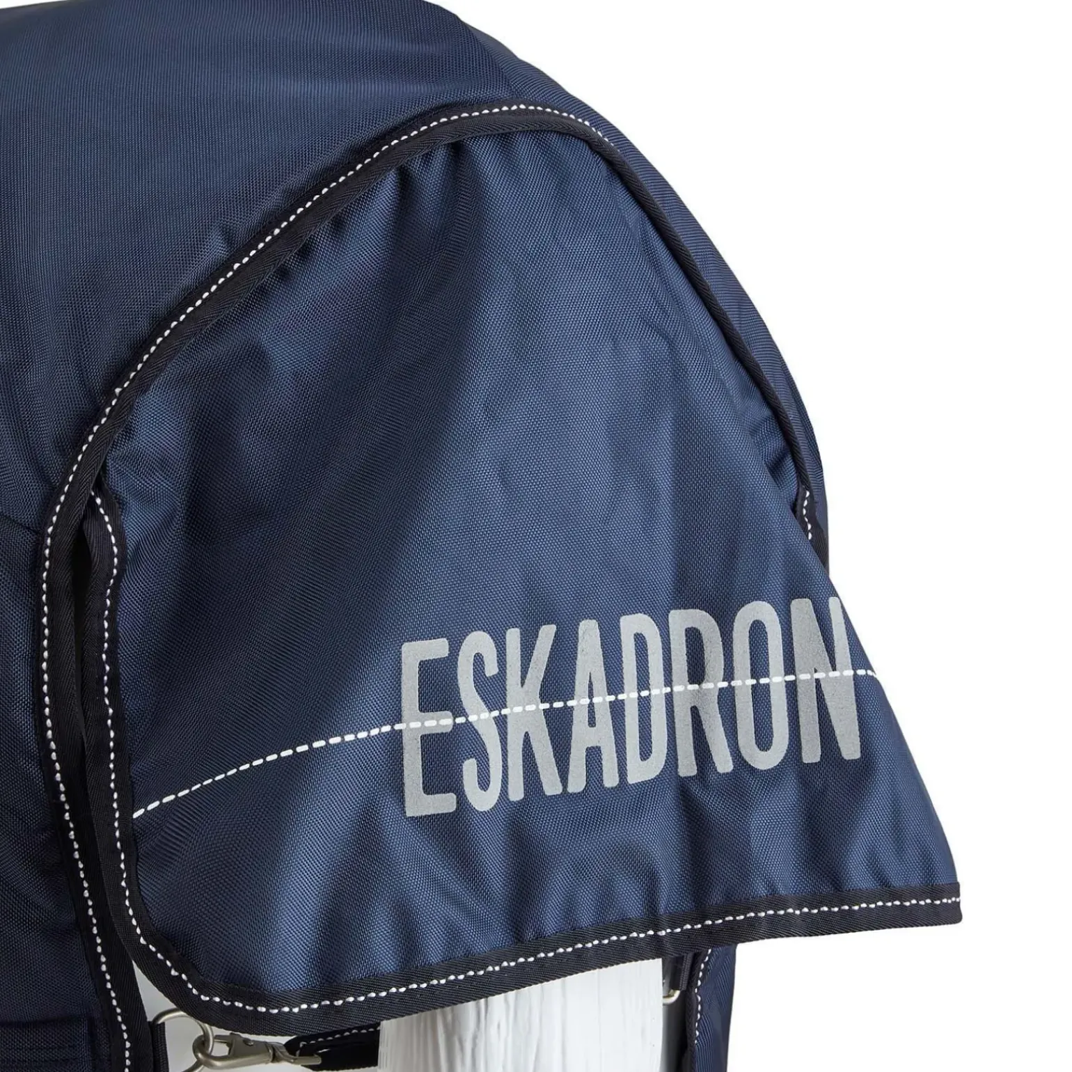 Couverture D'Exterieur Eskadron Omega, 400 G