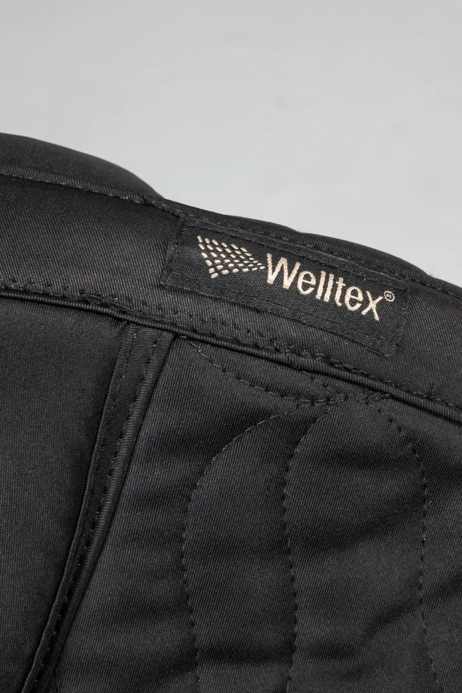 Tapis De Selle Dressage Deep Nights Back On Track